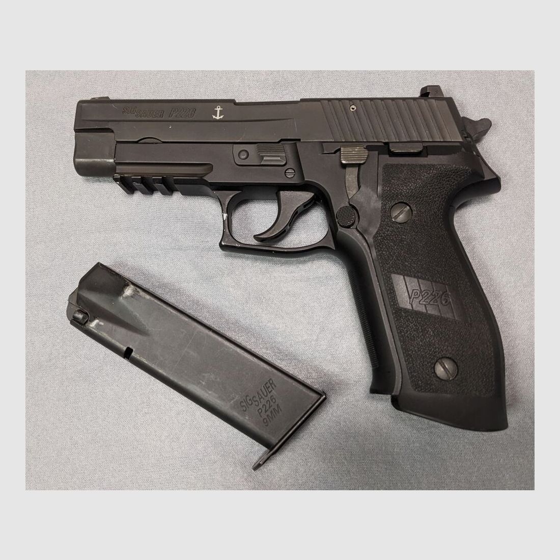 SIG Sauer	 Sig Sauer P226 MK25 Navy 9mm Luger