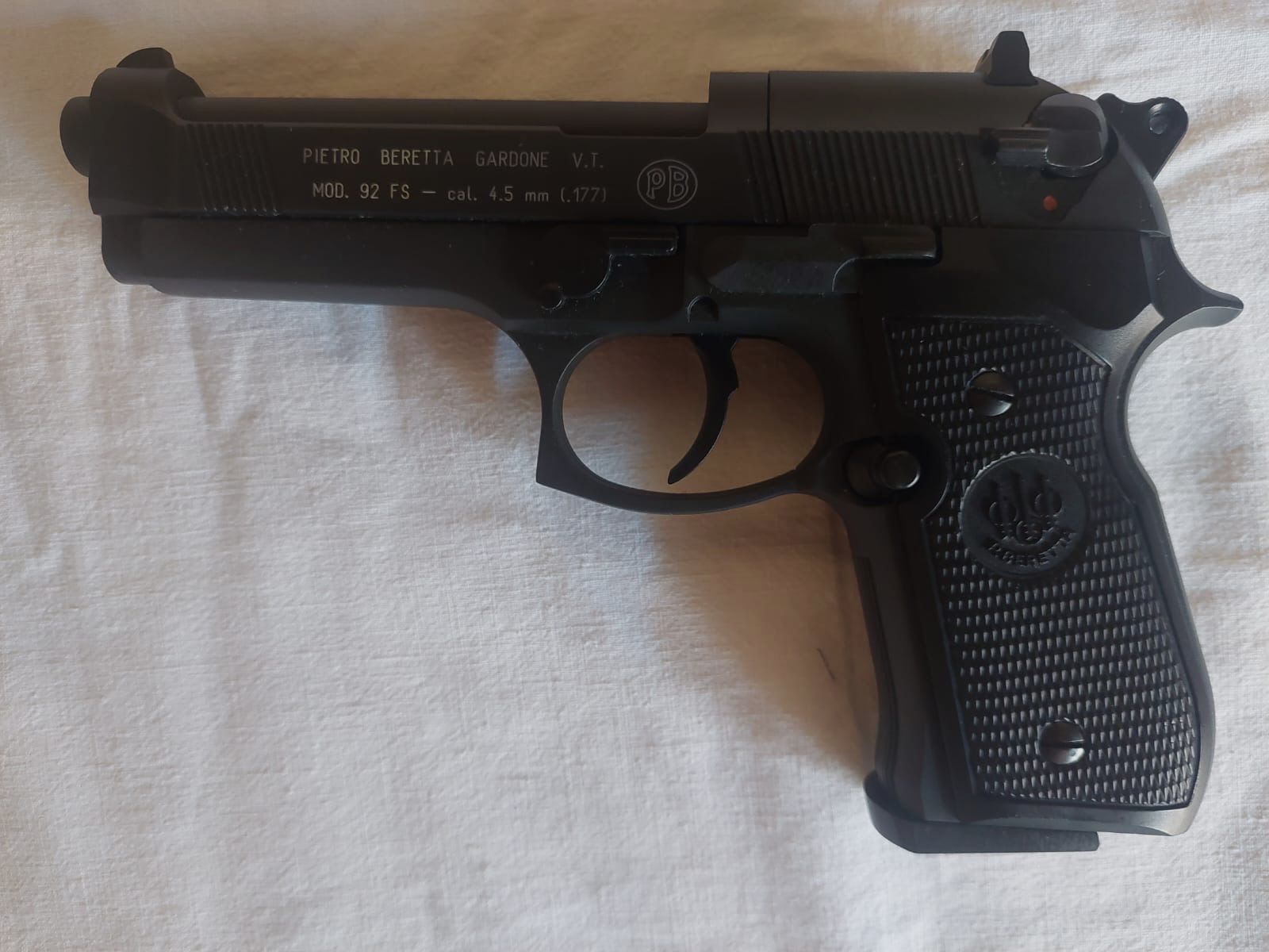 Beretta M92 FS zwart CO2 4,5mm
