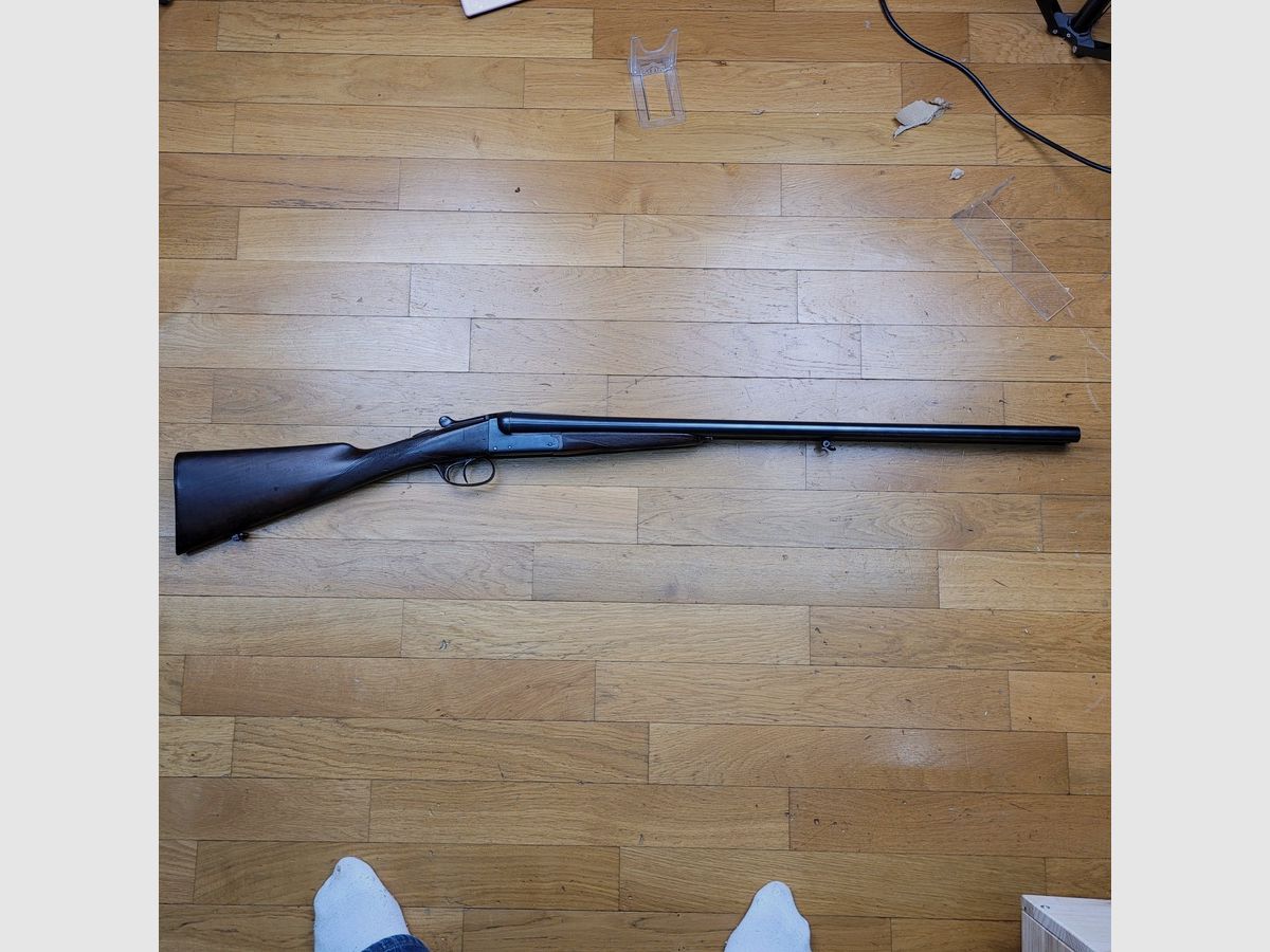 Mooie zij-aan-zij shotgun – kaliber 16/65 – zeer mooie ambachtelijke productie uit Saint-Étienne – overlevende van de Tweede Wereldoorlog – elegante wapen in Engelse stijl – mooie houtsoorten en ruitvormige graveringen – bluing in zeer goede staat – lichtgewicht en toch van mooi staal – Zeer mooie shotgun in TBE+, afbeelding 24 van 33