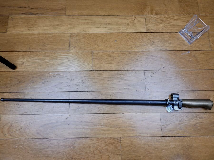 Schöne Bajonett LEBEL 1886/93/15 – Griff aus Messing – Waffe und Futteral in TBE und mit derselben Nummer, Bild 11 von 12