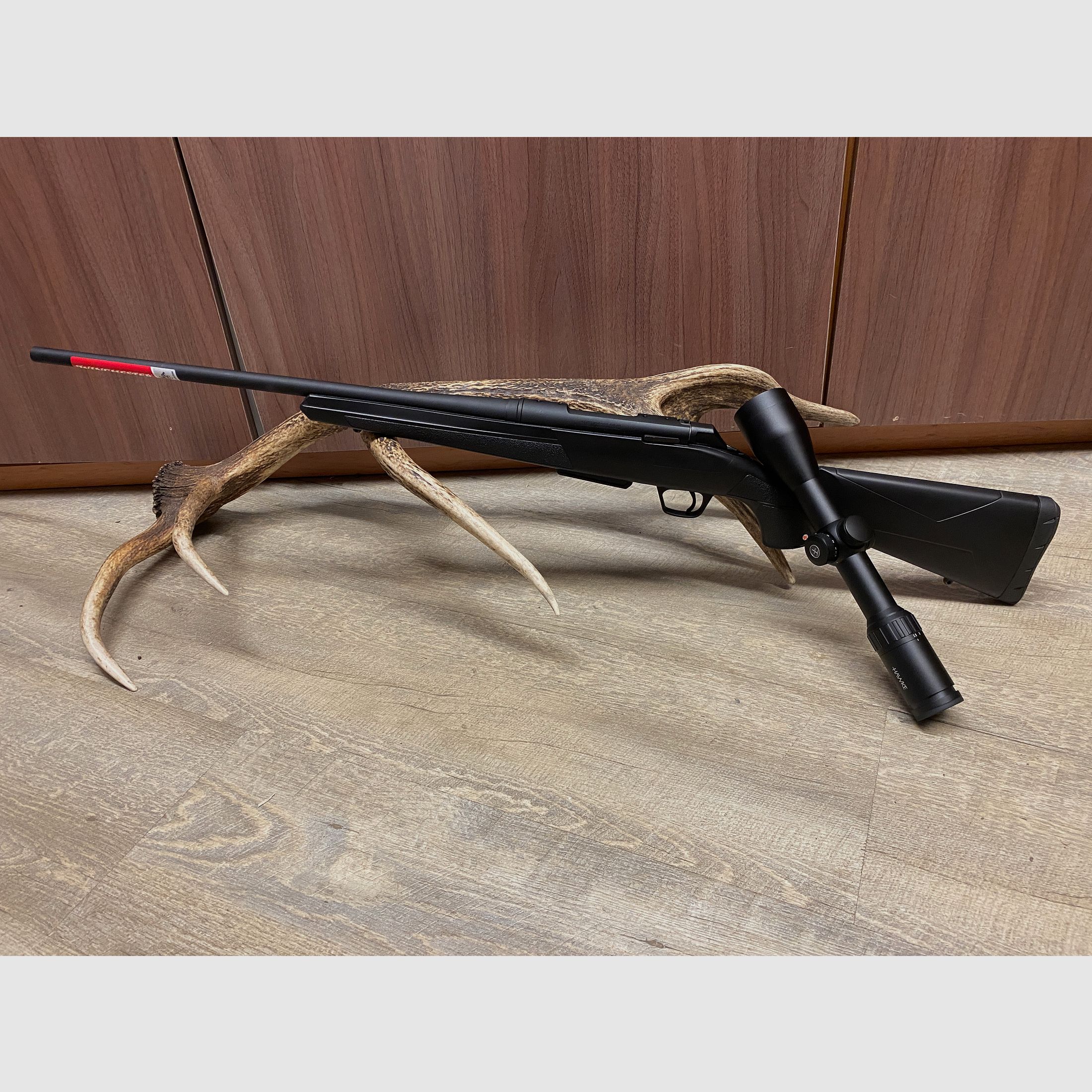 Winchester XPR Stealth, mit Hawke Vantage 2,5-10x50