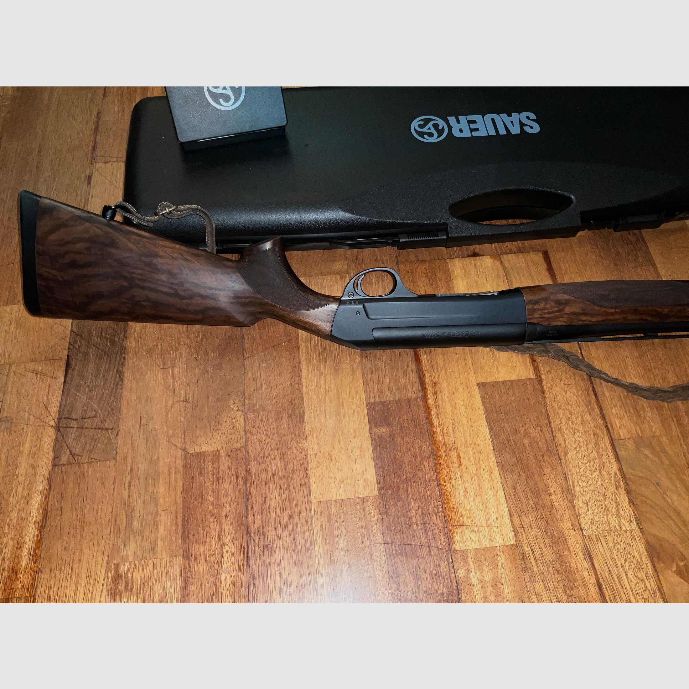 Sauer SL5 semi-automatic shotgun