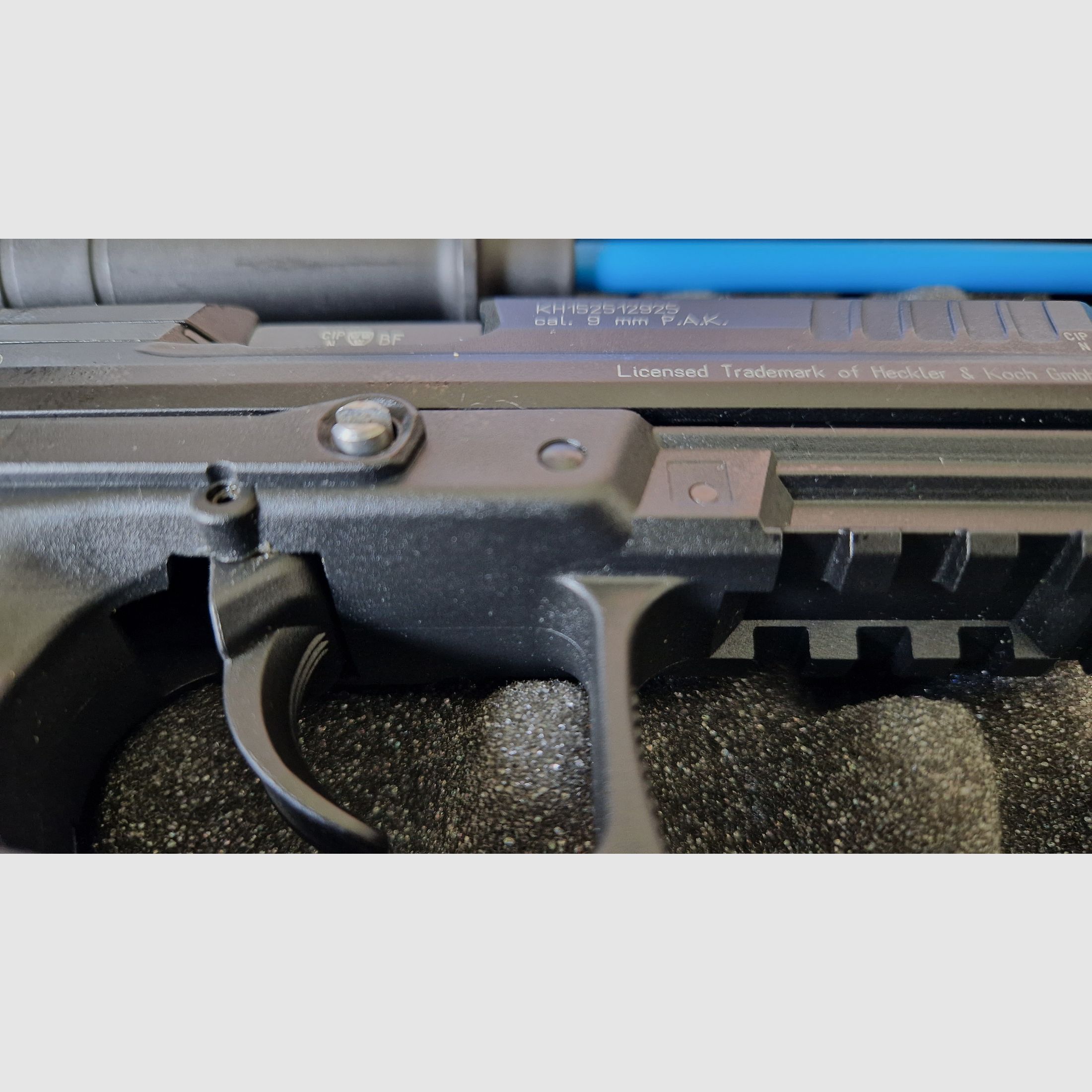 Heckler & Koch P30 Schreckschuss-Pistole 9 mm P.A.K. brüniert im Koffer