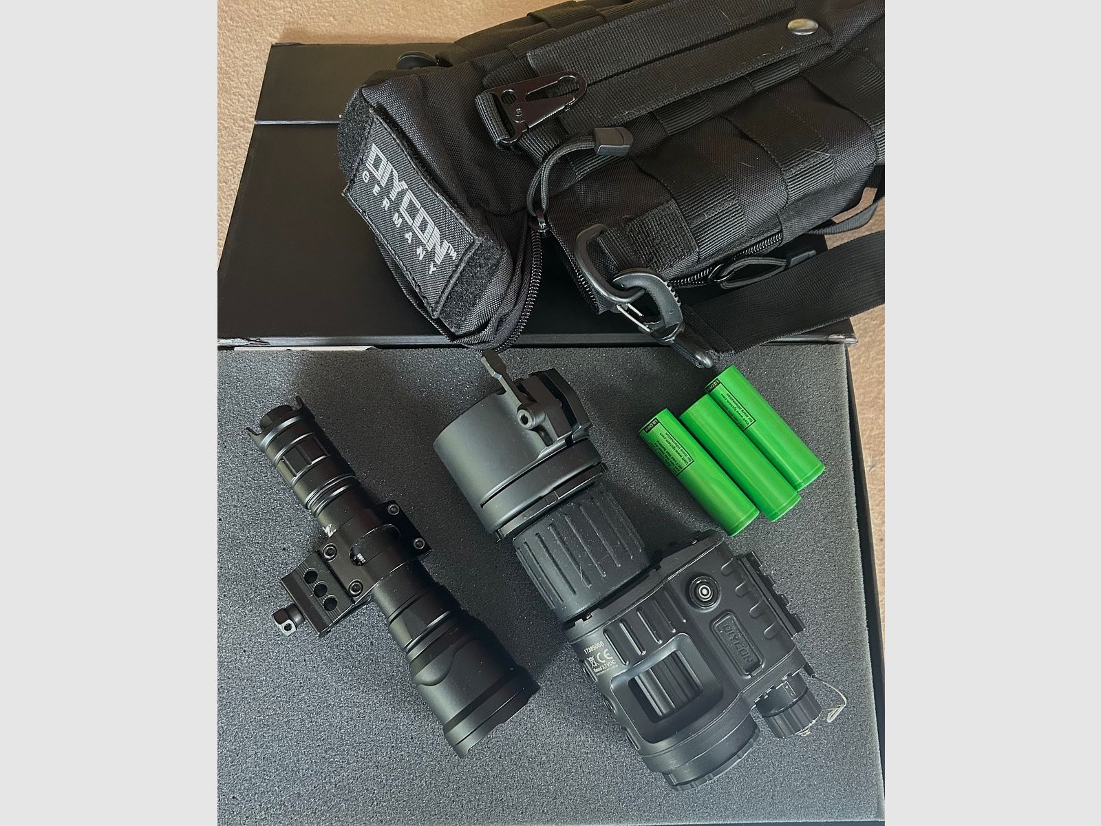 Digitales Nachtsicht-Vorsatzgerät im Komplettset - Diycon Black Mamba DNVC3