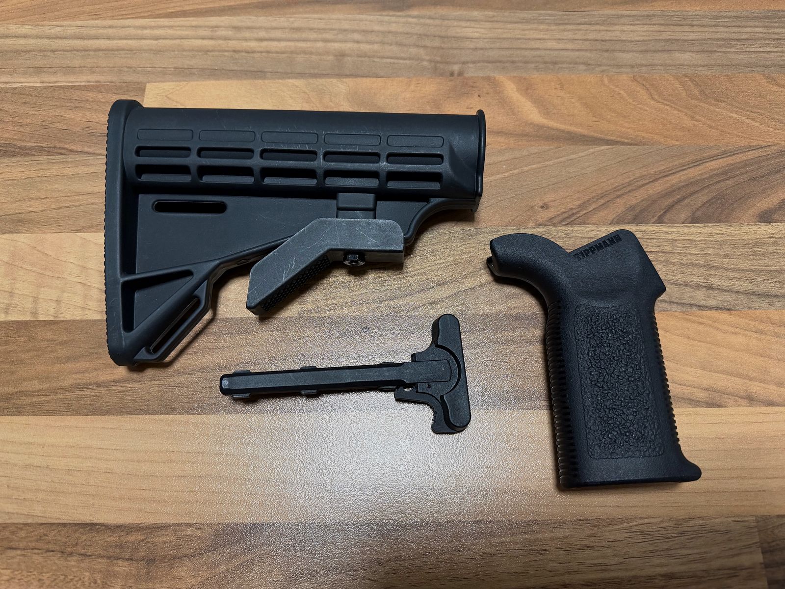 Tippmann M4-22 Möbel & Ladegriff