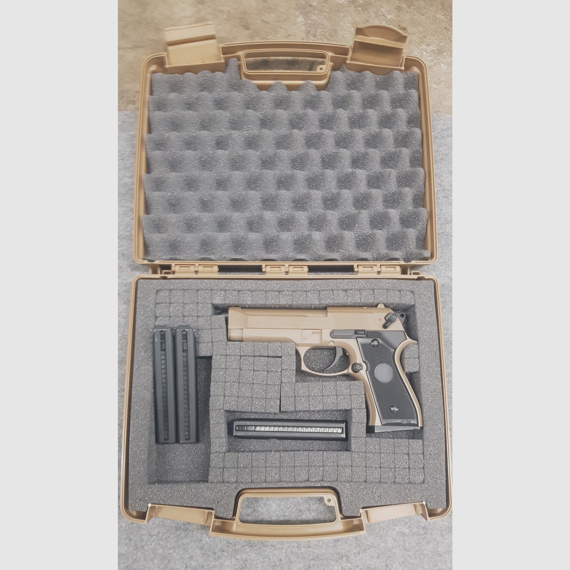 Begadi Cyma CM.126  Gen. 2 AEP  TAN inkl. Mosfet & LiPo Akku  < 0,5 J.  Softair Pistole  6mm BB Beretta FS92