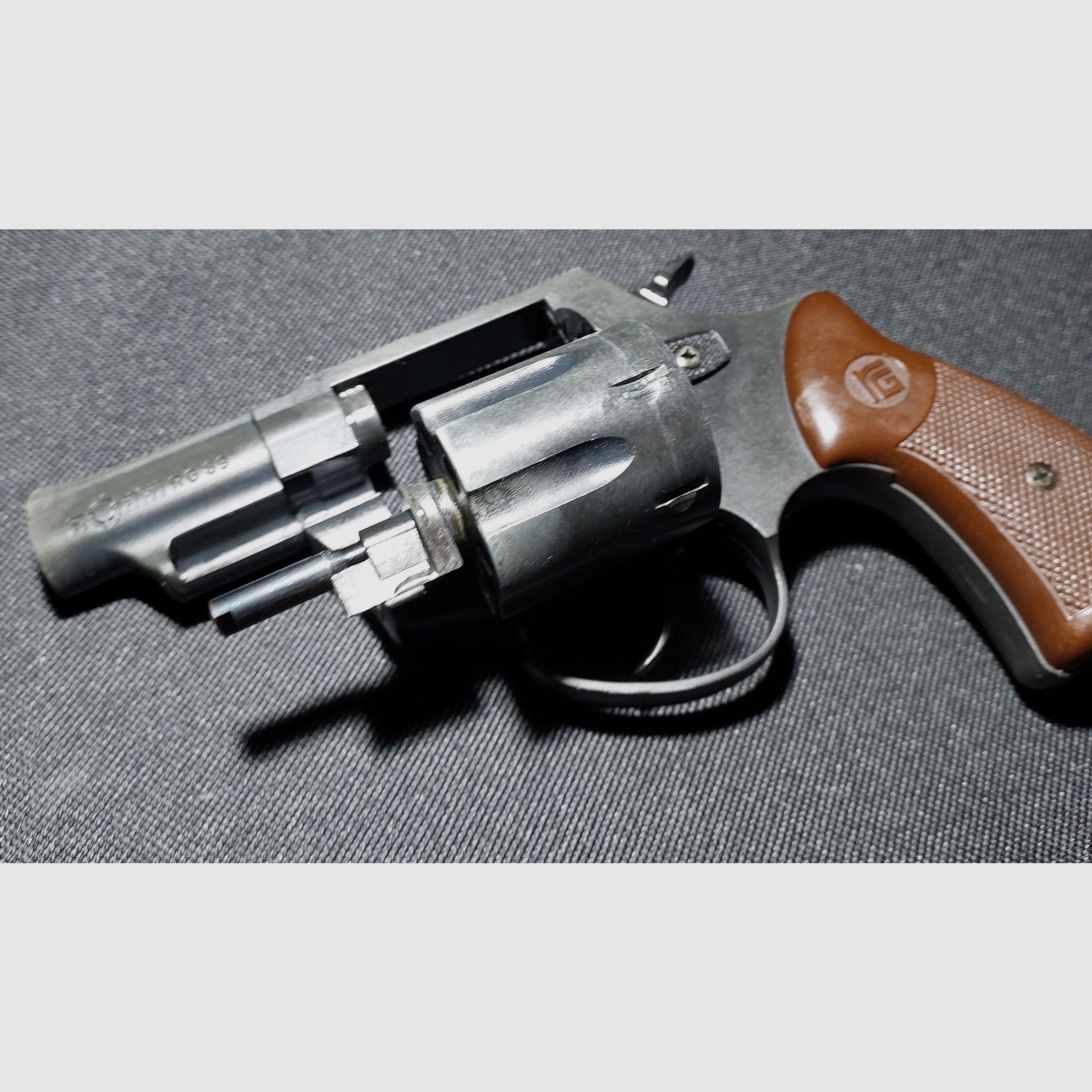 Röhm RG79 Schreckschuss Revolver brüniert (PTB 5-71) Rg 79 mit integriertem 15mm Lauf