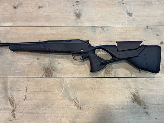 Blaser R8 Ultimate arme en cuir avec crosse réglable sans organes de visée en calibre 10.3x60R