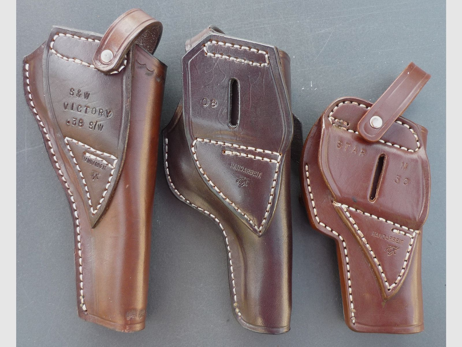 HKDesign Holster  Art. Nr.  002 : Einfachholster mit Sicherheitsriemen   -  für:  S&W Victory"38, 08, Star M30  -  für Linkshänder