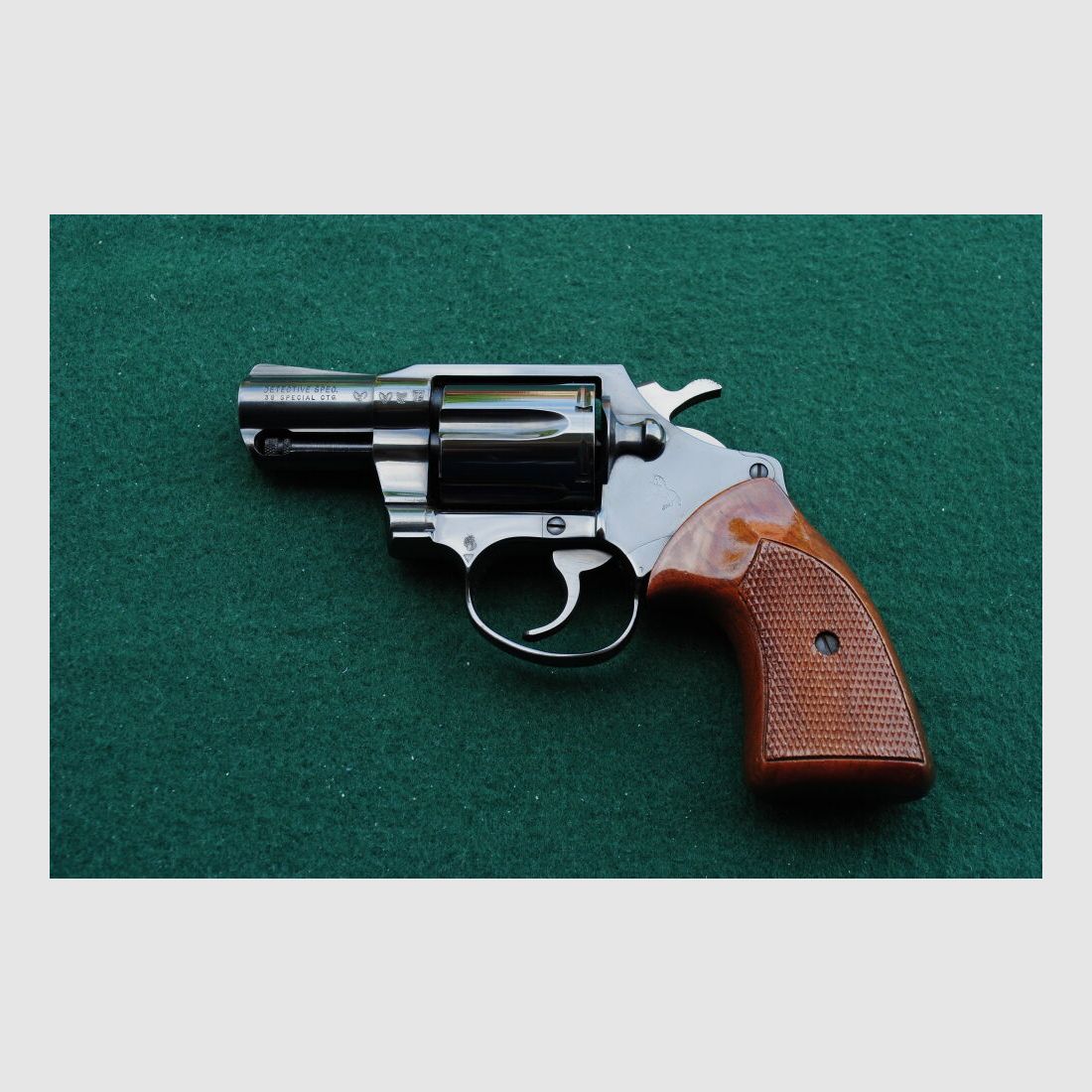 Colt Detective, 2 " Lauflänge, Original Colt Griffschalen