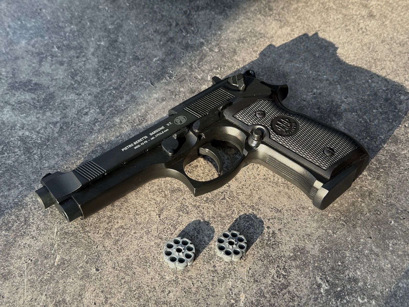Pistola CO2 Beretta M92 FS Co2 Diabolo Umarex