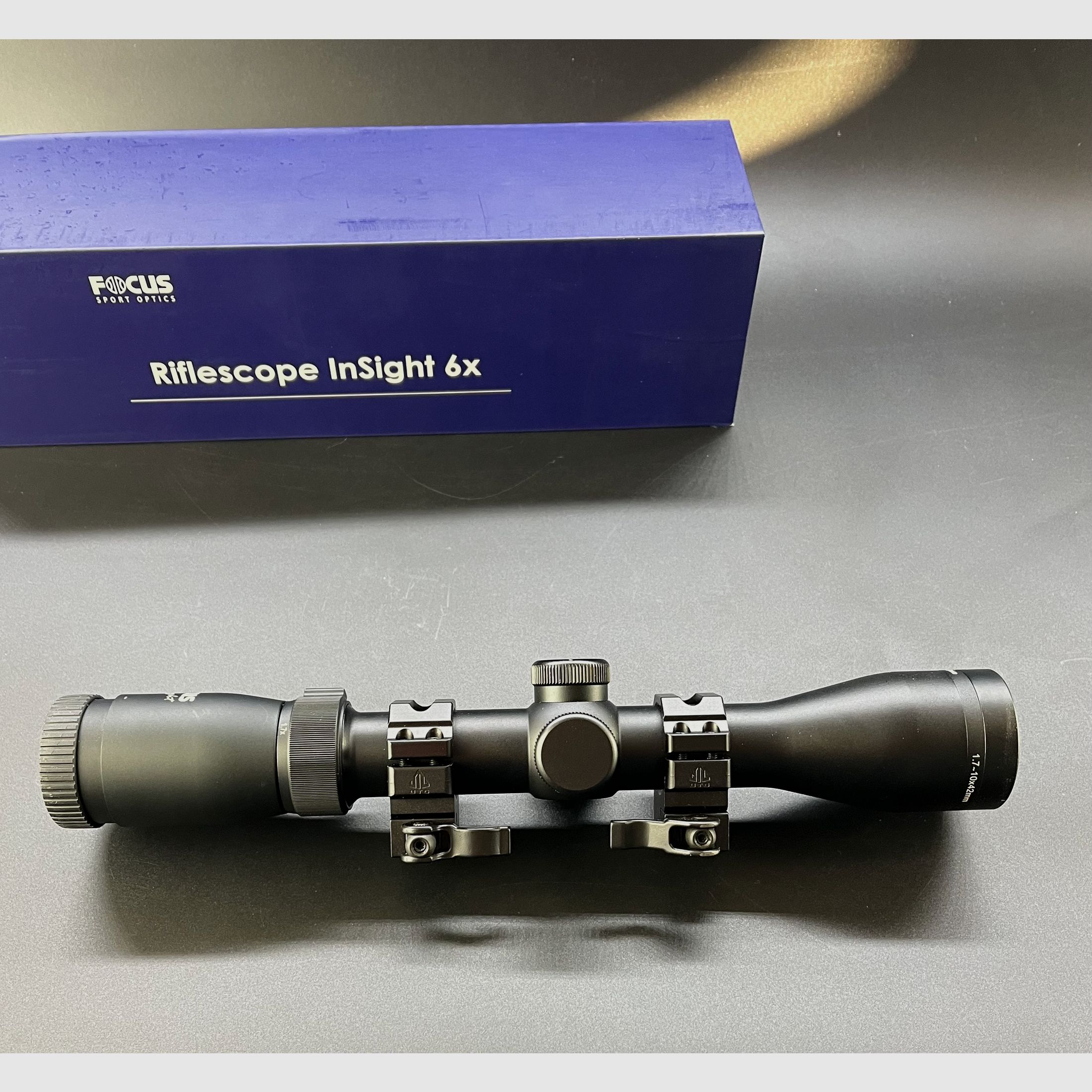 Aussteller FOCUS In Sight 1,7-10x42 #4 30mm mit Ringmontage 110573