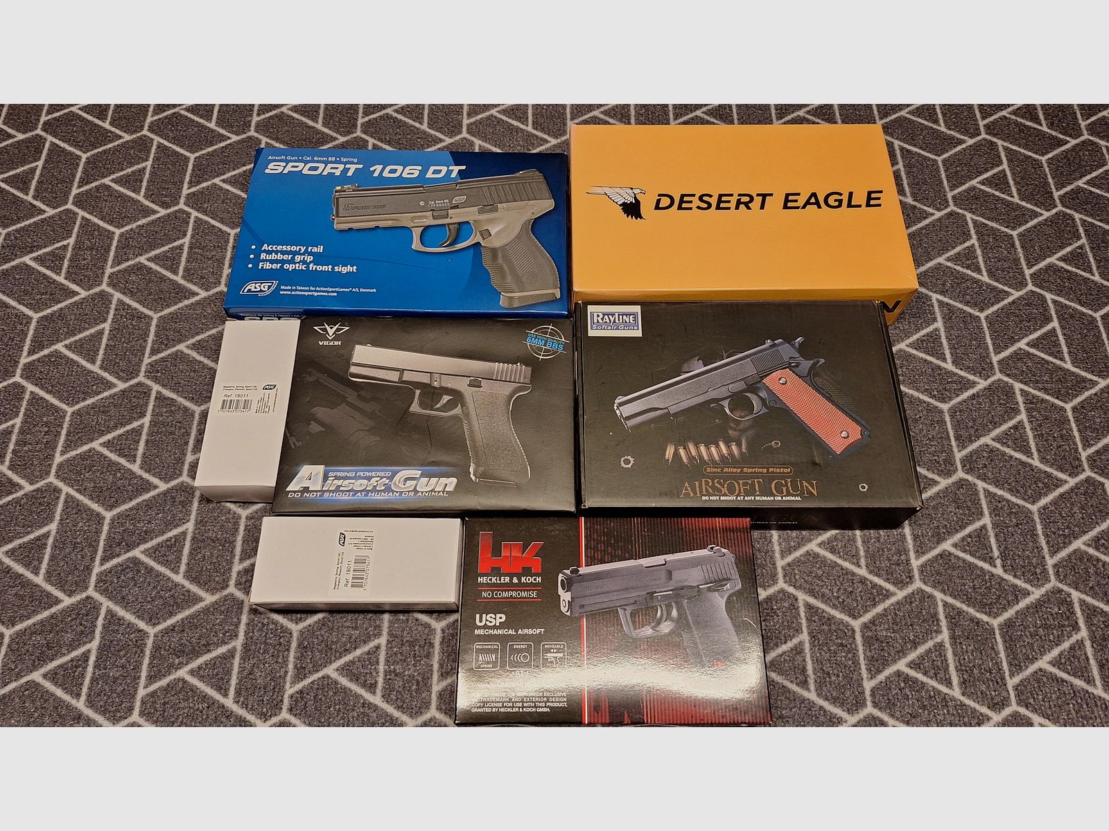 5 stuks veerdruk Airsoftpistolen: D.E./H.K./1911/enz. NIEUWSTAAT