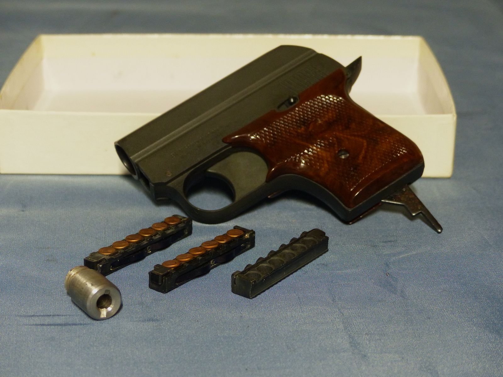 Schreckschuss Gas Pistole EM-GE 63 Cal. 6 mm Knall PTB 6 OVP 3 Magazine vintage