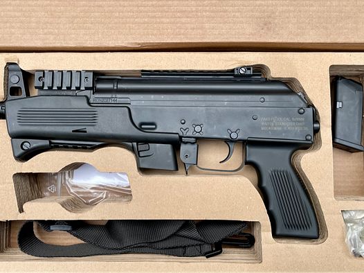 Nova Modul AK47 Pistole in 9mm mit Glock Magazinaufnahme