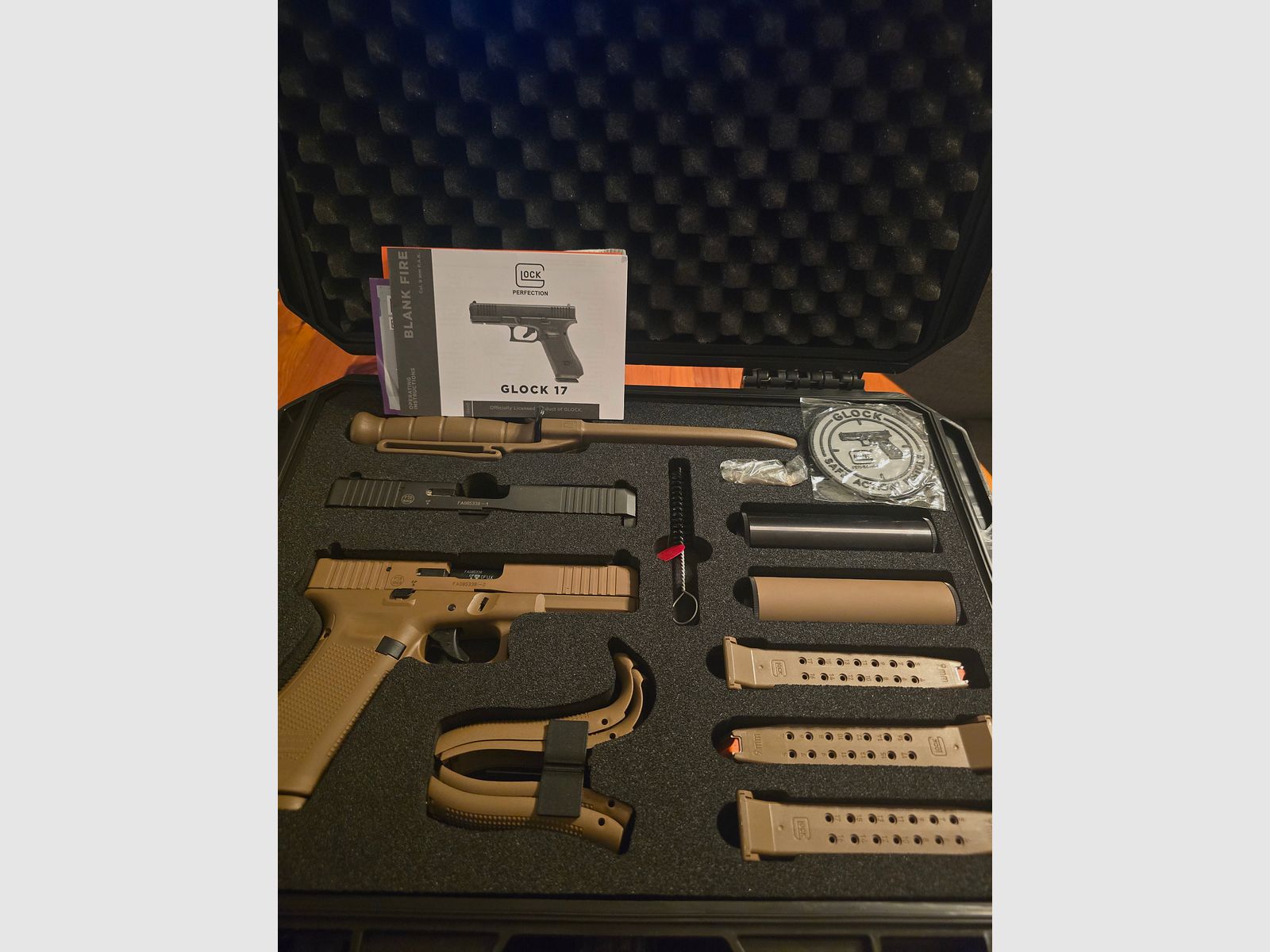 GLOCK 17 Gen5 SV Kit BLK-COY 9mm P.A.K.
