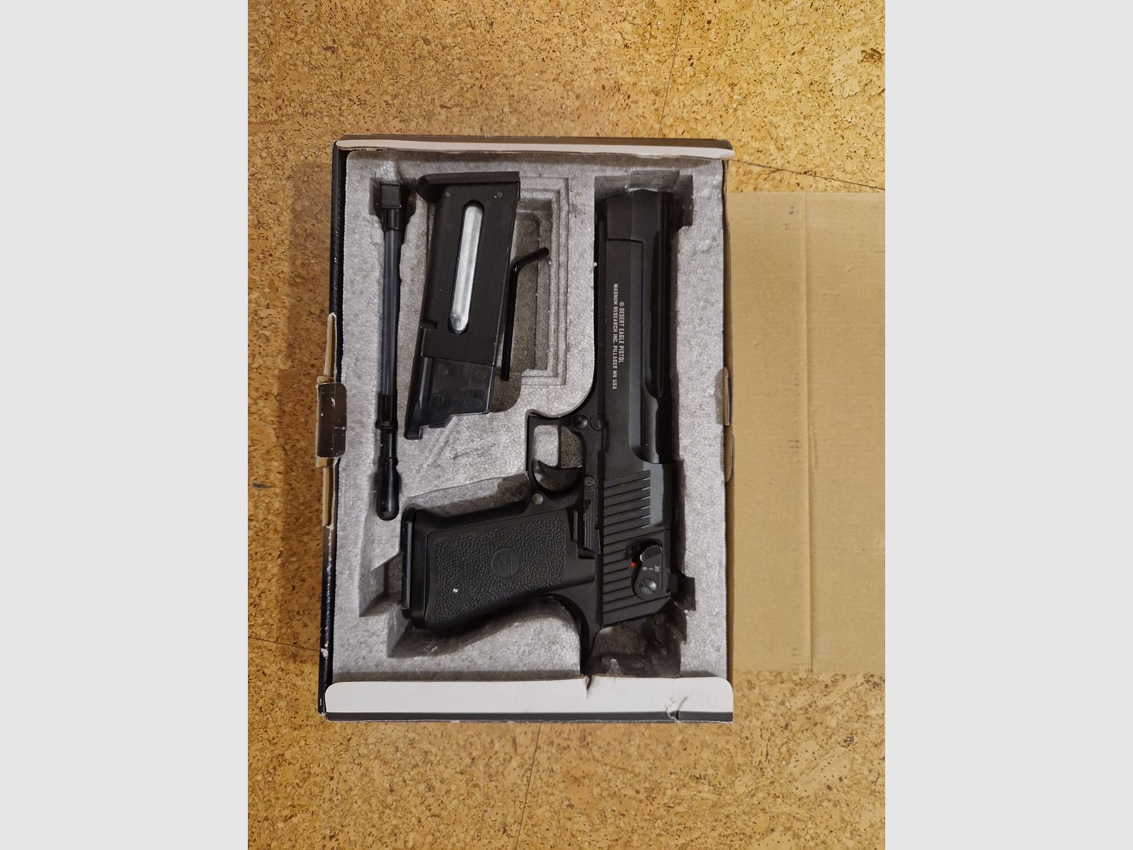 Desert Eagle .50AE CO2 semi-automatic