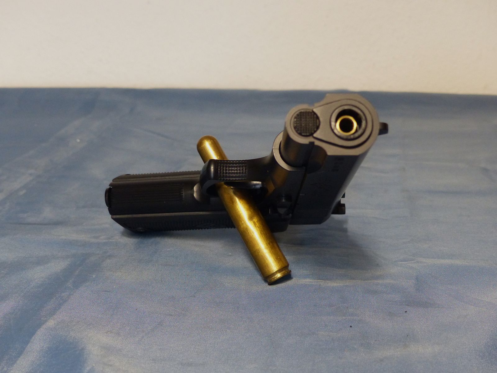 Colt Black Hop Up Type van KWC Soft Air Double Eagle Kal. 5,5mm