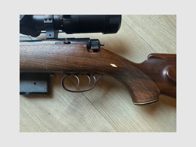 Anschütz Repetierstutzen 222 Remington mit AKAH 2,5-12x56 4LP