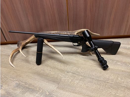Blaser R8 Ultimate, con Zeiss Victory V8 1,8-14x50 M, con riel