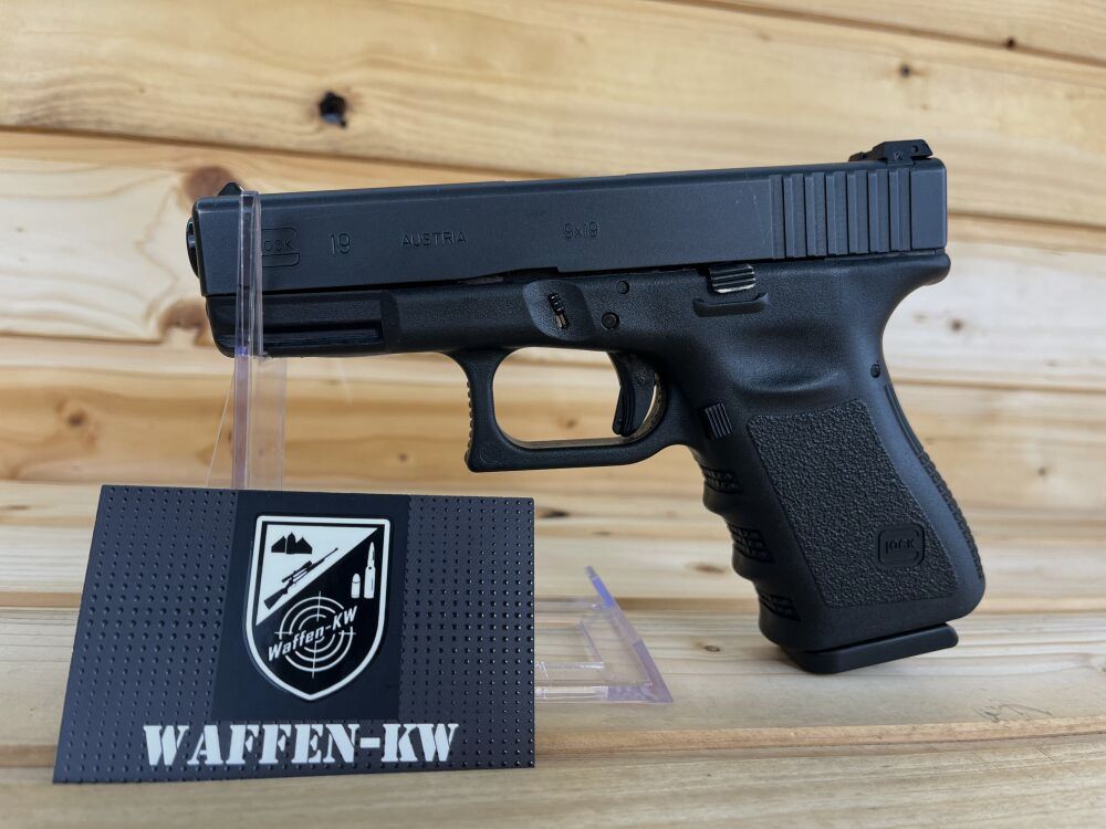 Glock 19 Kal.: 9x19 / 1x Magazine 9mmLuger
