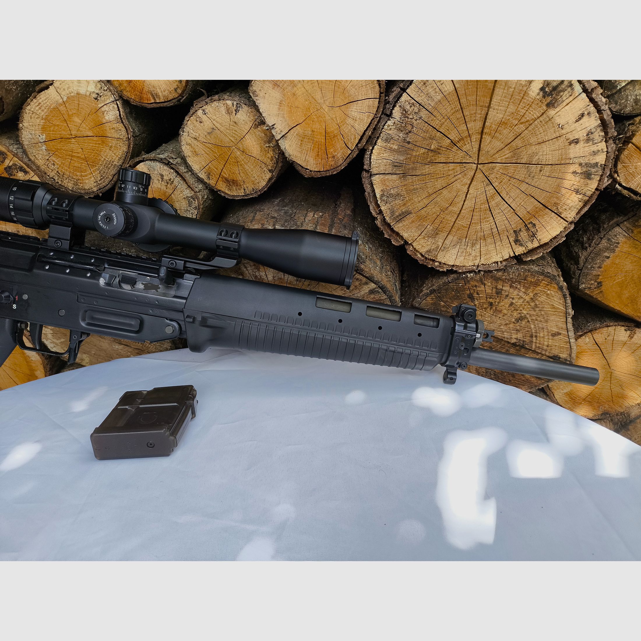 SIG 551 Sport .223Rem con Hawke Sidewinder 30 6,5-42 20x1/2 Mil DOT