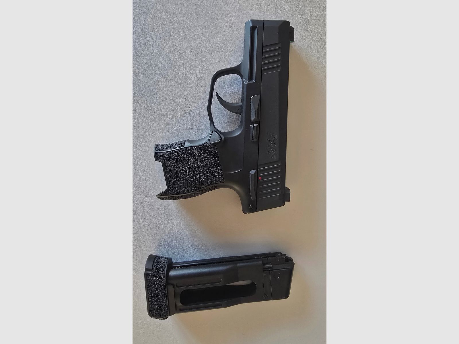 Sig Sauer zestaw - 4,5mm CO2 Sig Sauer P320 X Carry & P365 oraz akcesoria