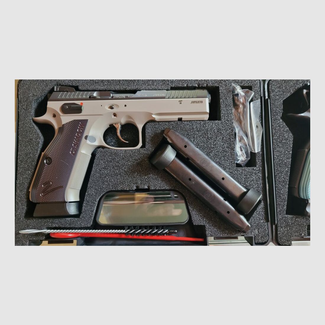 CZ Shadow 2, Urban Grey