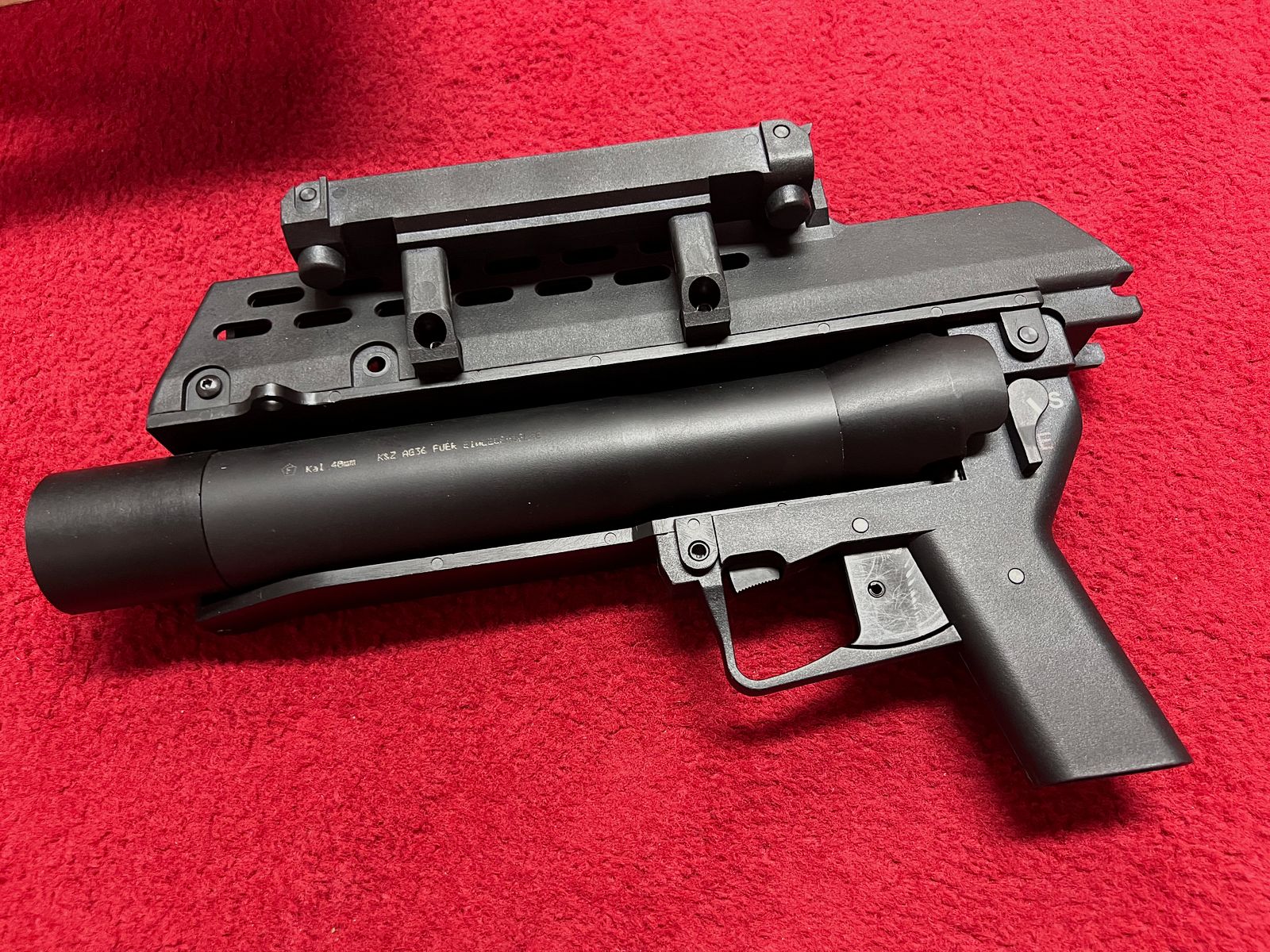 Lanzagranadas Airsoft ST 36 para el G36 de S&T Armament en negro