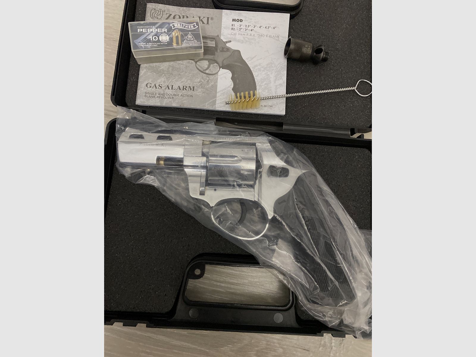 Zoraki R2 3 inch blank firing revolver 9mm R.K. - Chrome New