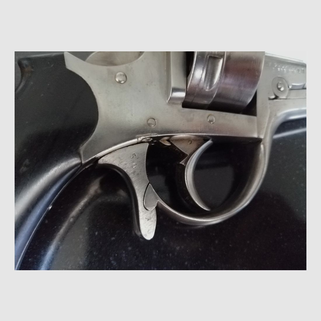 Rare Revolver à système Galand – rare en calibre 9mm – 6 coups – du quasi réglementaire pour le conflit de 1870/1871 – ingénieux système d&rsquo;extraction collective – Superbe, image 11 sur 21
