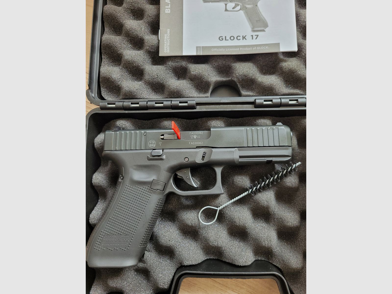 Glock 17 Gen5 Schreckschuss Pistole 9mm P.A.K.schwarz
