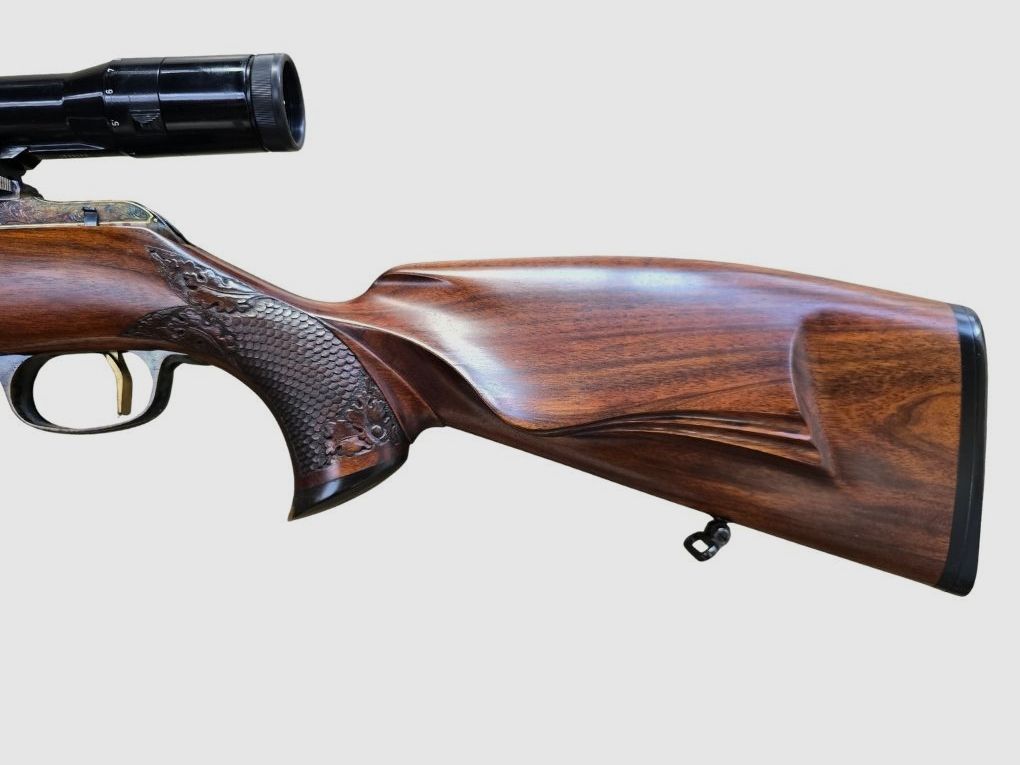 gebr. KRICO Sondermodell, Matchabzug, Achtkantlauf, graviertes System, Montage und Abzugsbügel mit Goldfaden, Ferlacher Schäftung und mit SEM montiertes ZEISS Diavari-Z 2,5-10x52ZM Abs. 4, Zustand: Sehr gut, Bild 7 von 8