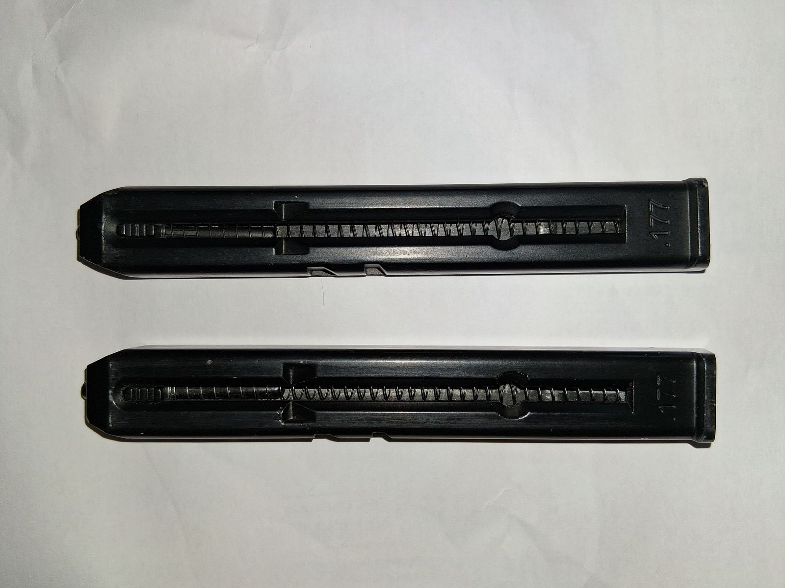 2 Magazine für CO2 Pistole Kal. 4,5 mm BB (??? Beretta Elite II, Swiss Arms P84, Smith & Wesson M&P 40, Umarex MCP / UX TDP / XBG, Borner M84 / 3000 / Sport 306 ???)