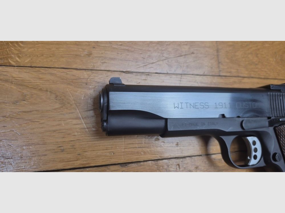 Sehr schöner Tanfoglio-Pistole – Modell 1911 Witness Custom – Kal.45 ACP – Vollstahl – Makellose Griffschalen – Exzellente Mechanik und Ästhetik – Wunderschöner Lauf – Zwei Magazine und Originalkoffer – Eines der besten Preis-Leistungs-Verhältnisse auf dem Markt – TBE+, Bild 5 von 17