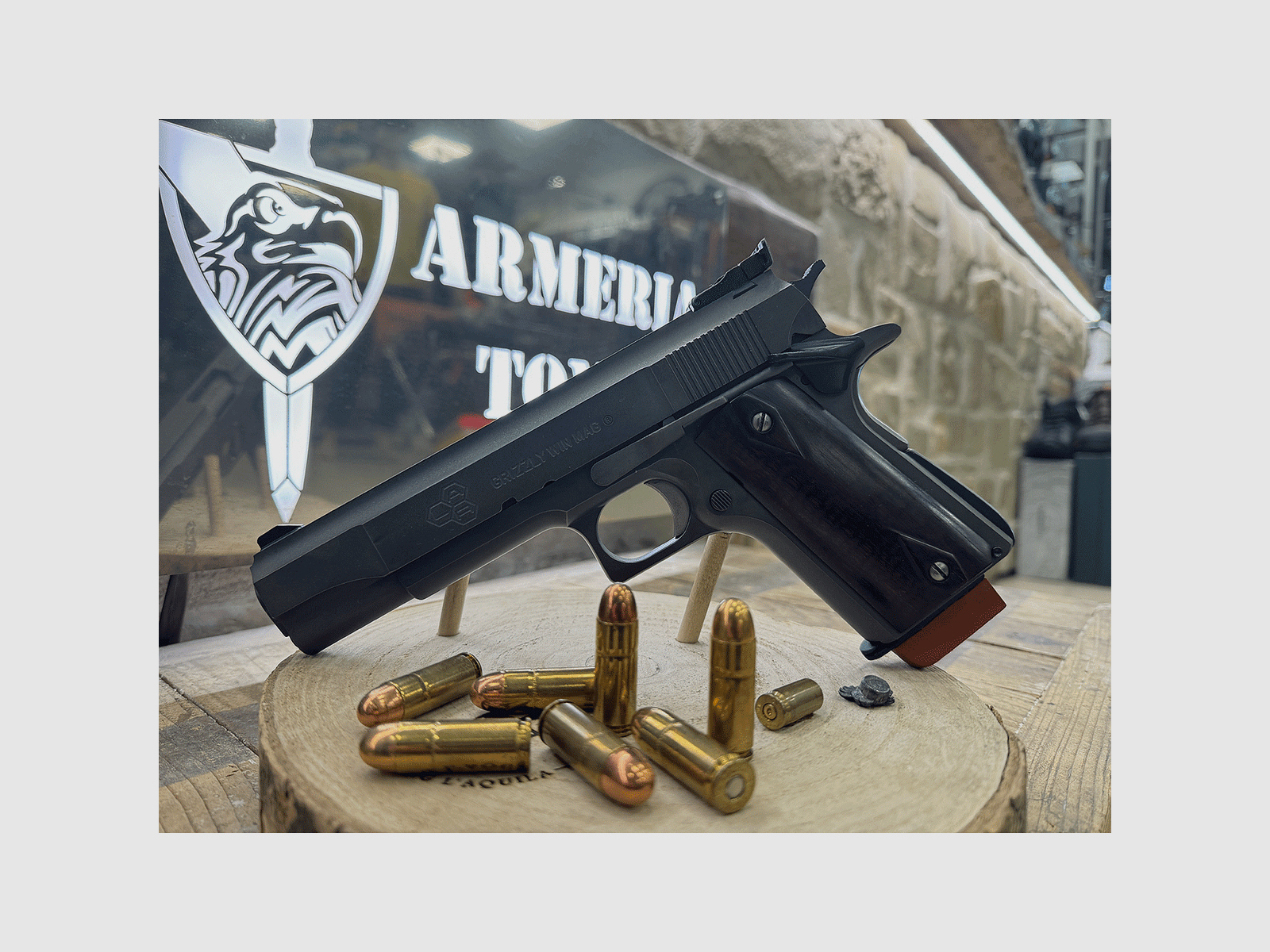 UTILISÉ – PISTOLE – LAR GRIZZLY MARK I cal. 45 Win. Mag., image 1 sur 7
