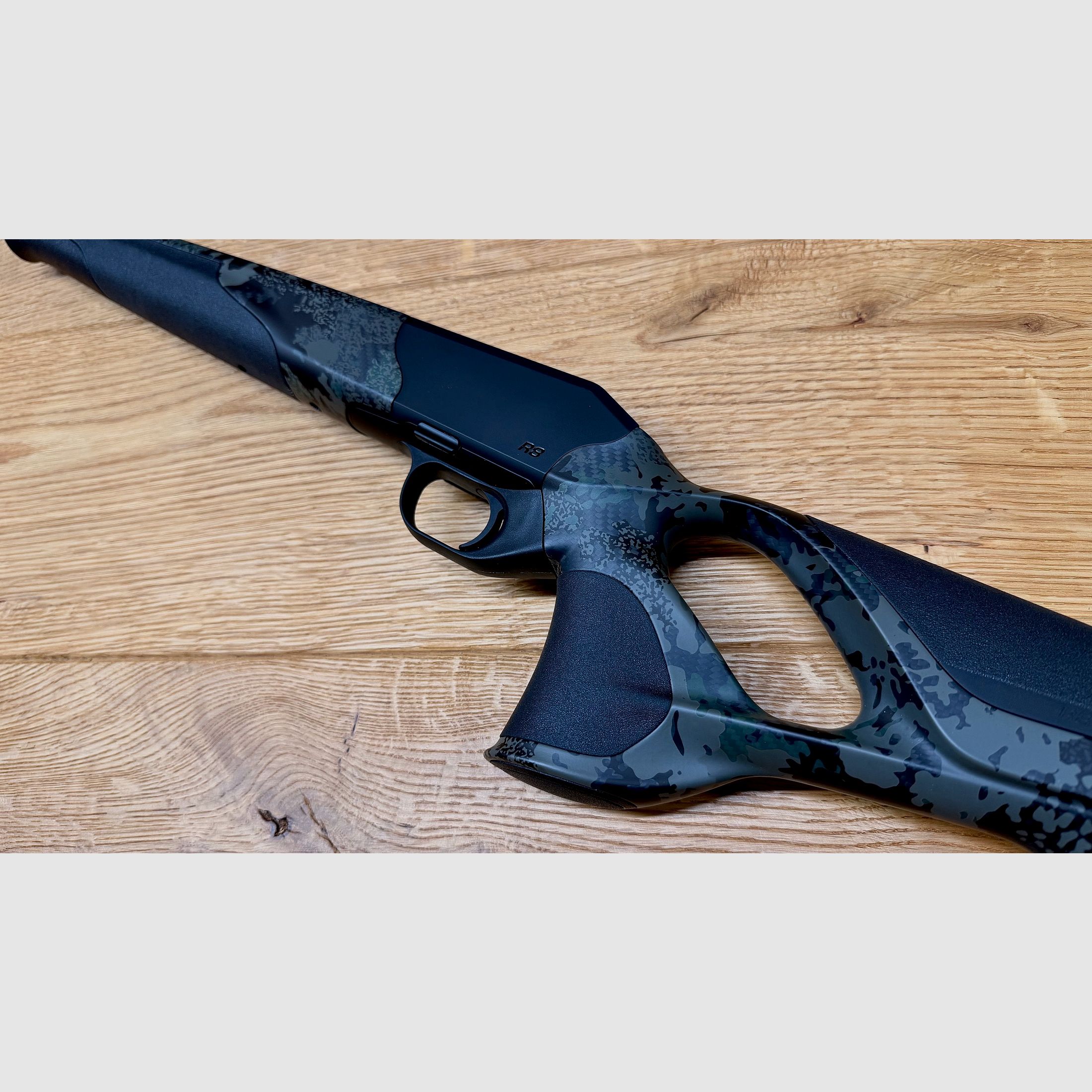Blaser R8 Ultimate Carbon Huntec Camo housing / logo black / semi weight