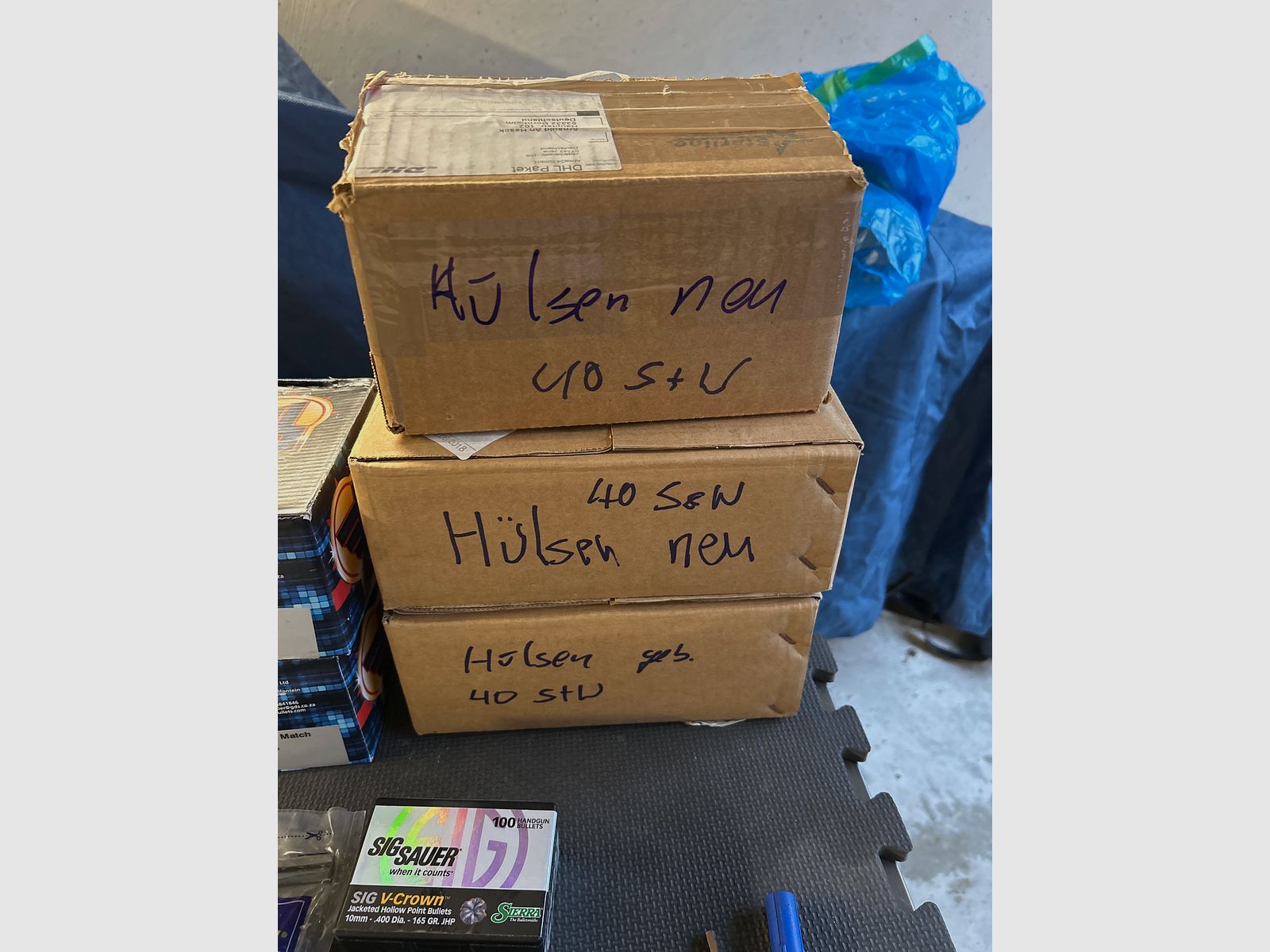 Diverse Geschosse und Hülsen 40 S&W