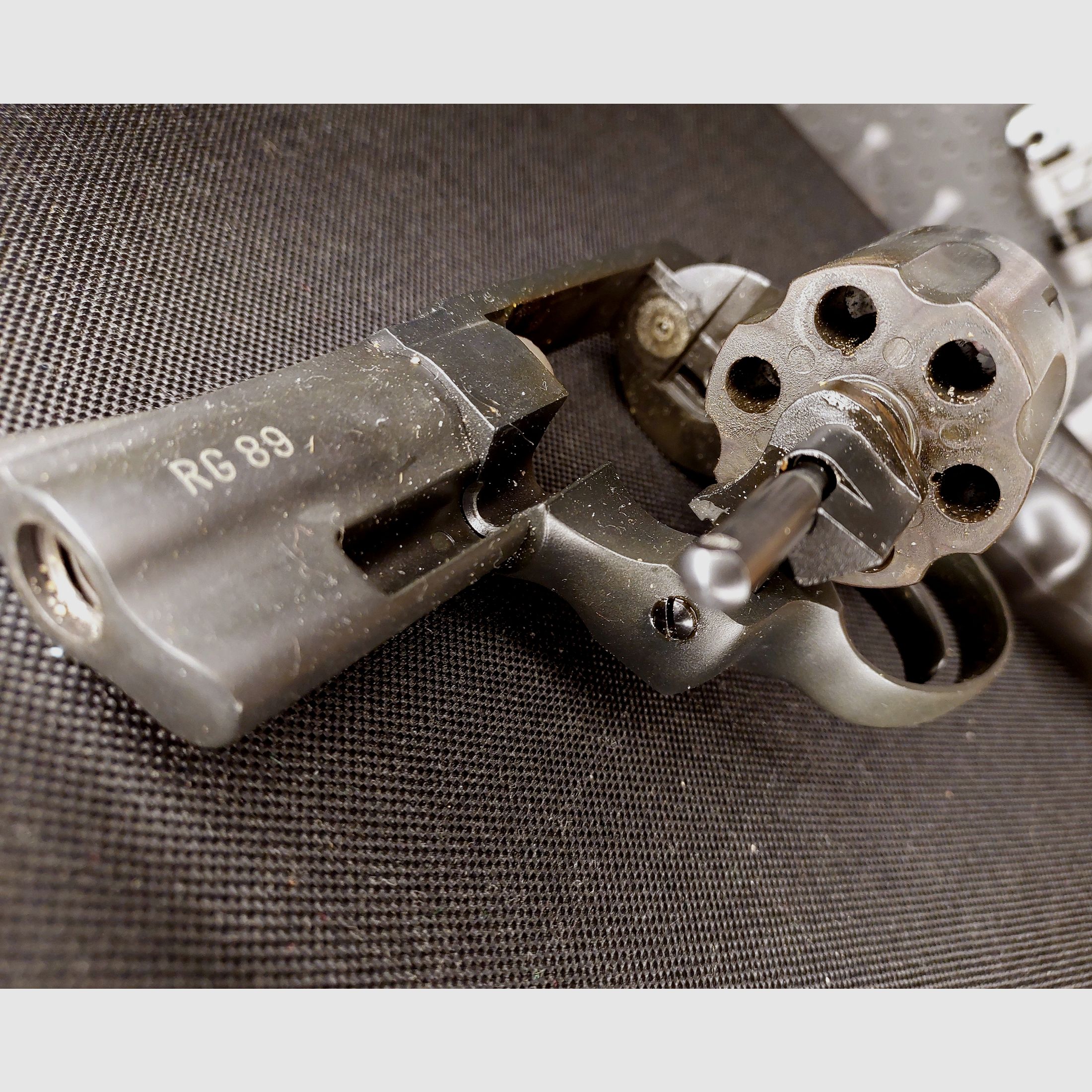 Röhm RG89 Combat Grip revolver a salve 9 mm R.K. PTB 594 RG 89