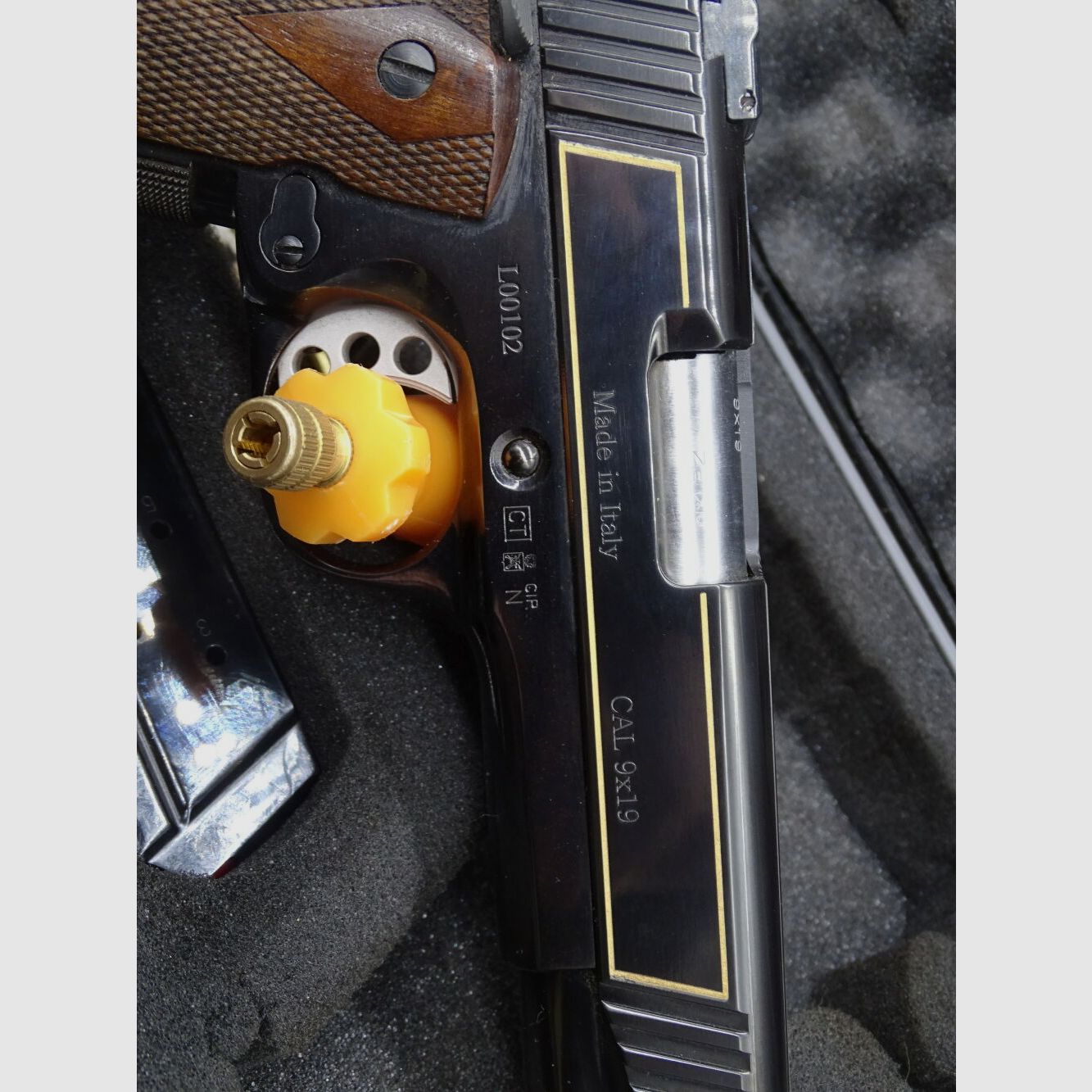 Brixia 1911 Impera Five Oaks Hoogglans geborsteld & Goud Kaliber 9mm 1911 Impera Five Oaks