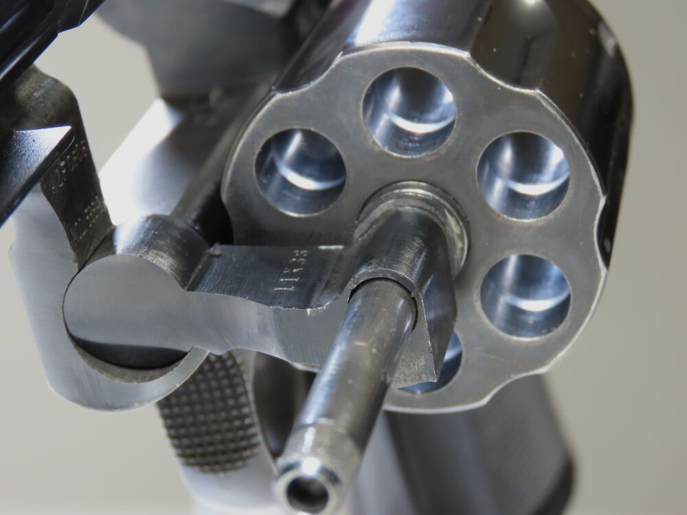 Smith & Wesson 586 - 2