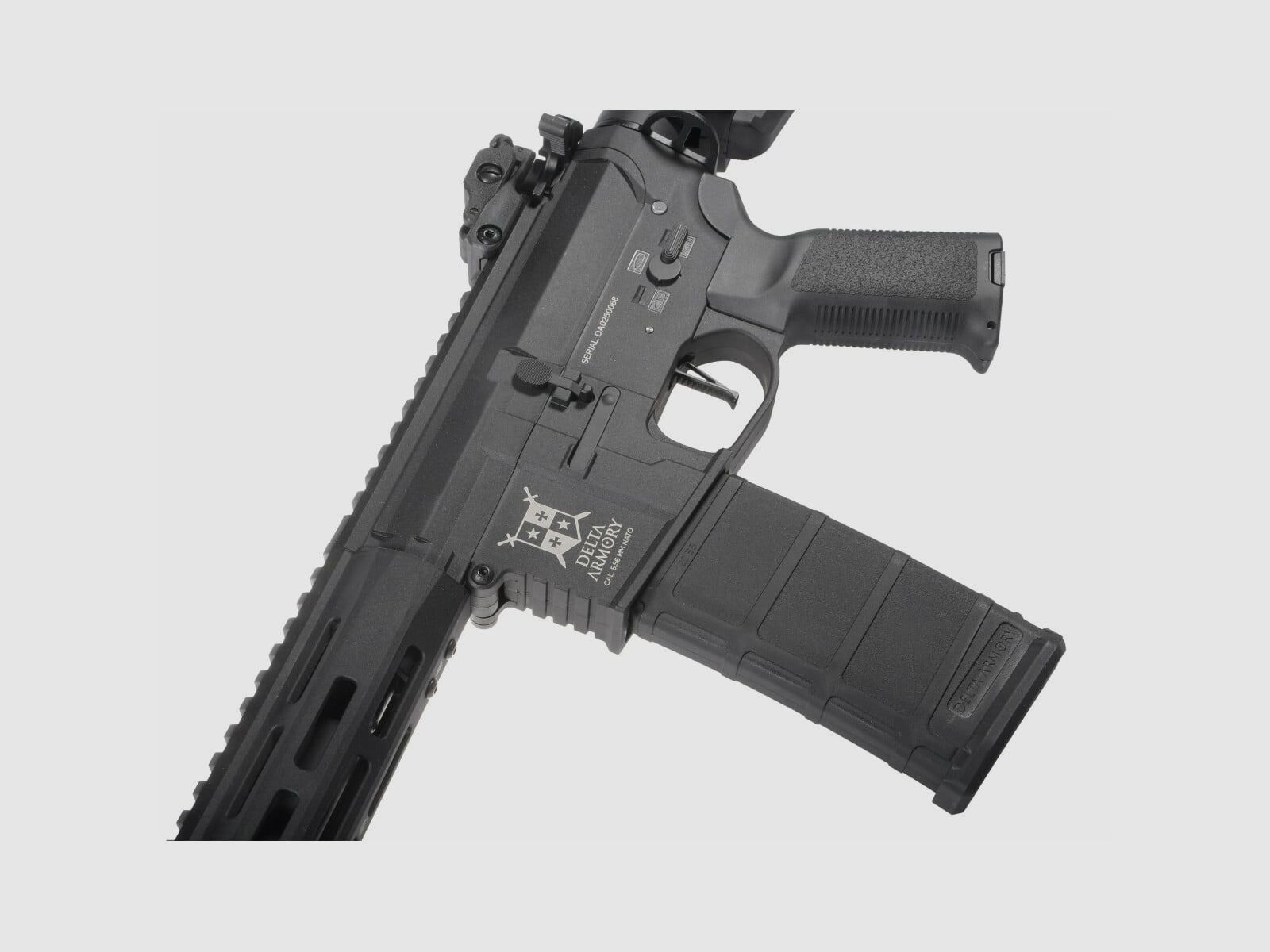 M4 AR15 M-LOK SilentOps 8 Zoll CHARLIE Schwarz S-AEG Airsoft Gewehr Frei ab 18 Jahren | Delta Armory