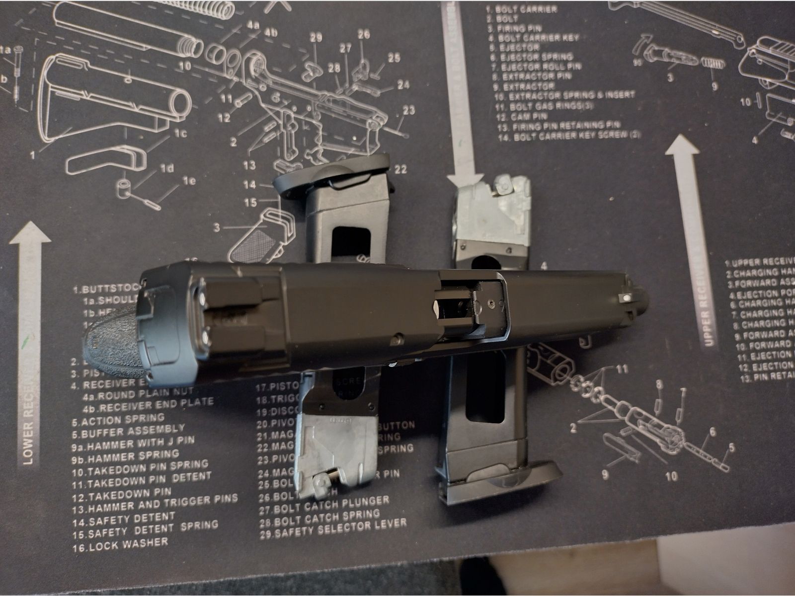 Smith & Wesson M&P9 M2.0 6 mm, CO₂, < 1,0 J, immagine 2 di 6