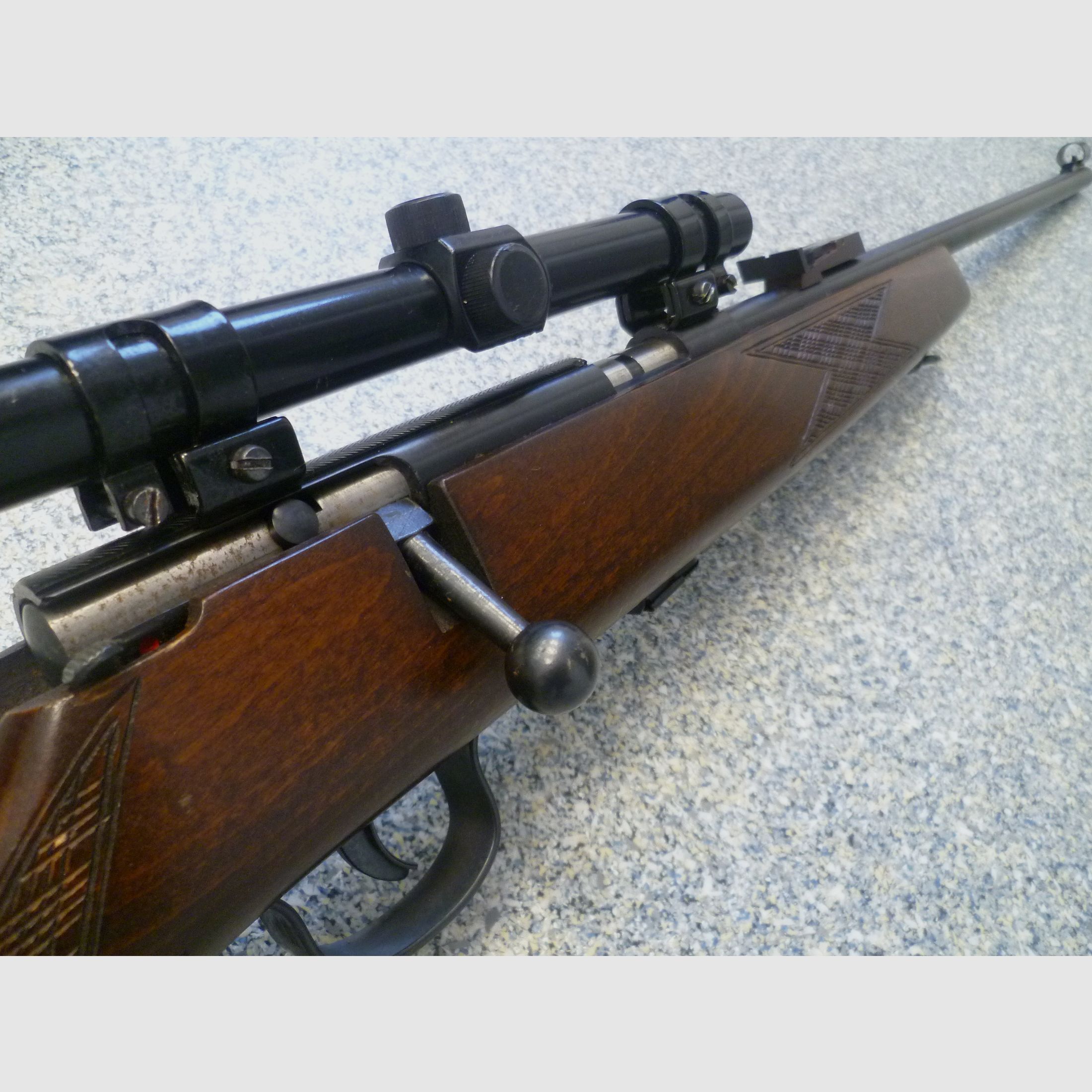 Repetierbüchse Voere .22 lr