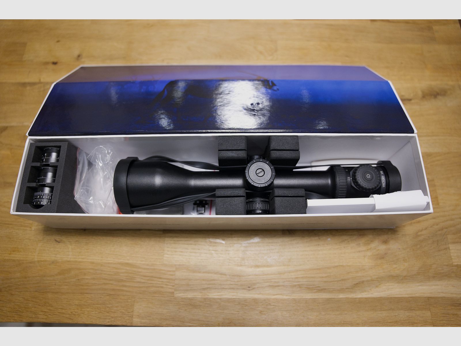 ZEISS Victory V8 2,8–20×56 ASV incl. rail + Rusan MAD 62 voorzetadapter (herhaalprecies)