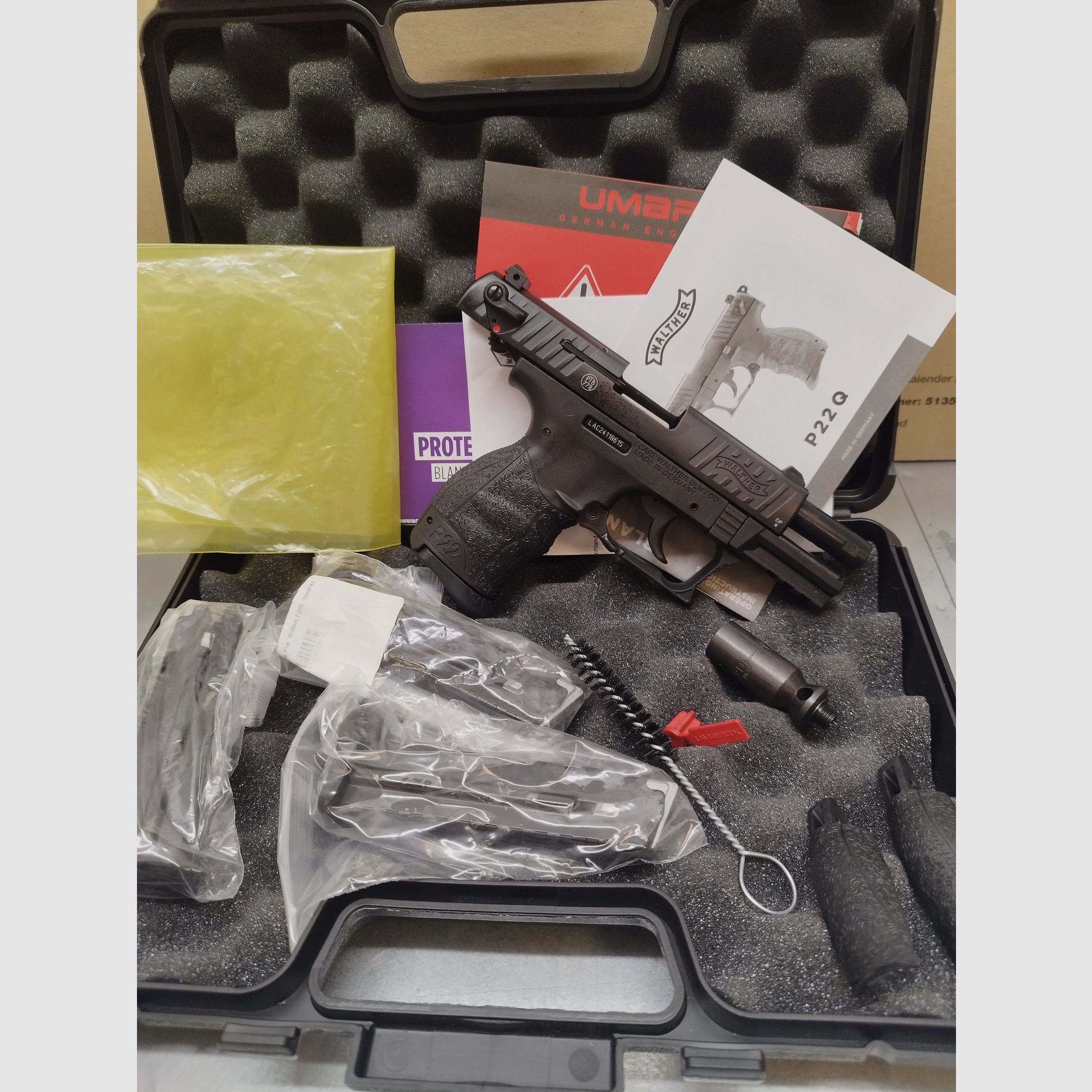 Walther P22Q blued, blank firing 9mm PAK + 3x magazine !!Like new!!