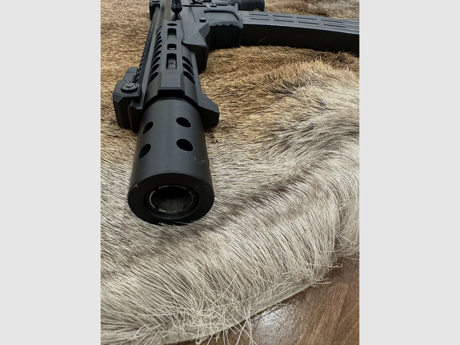 DERYA MK12-2022. Robuste halbaut. AR15 Flinte