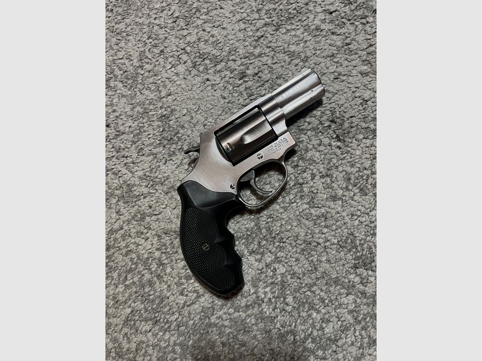Smith &Wesson 60/9