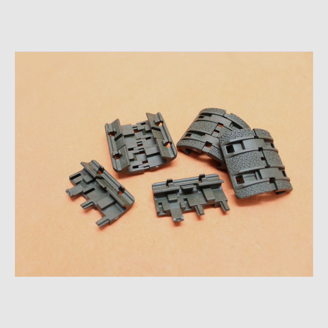 Magpul Magpul XTM Enhanced Rail Panels (MAG510-ODG) Polymer O.D.Green (VE 4 Panels)