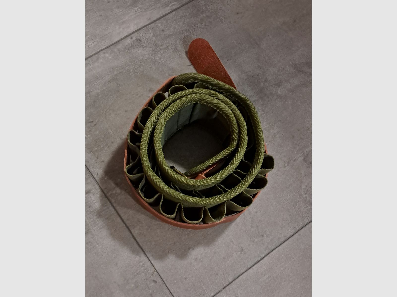 Patronengurt Kaliber 12, Cordura Leinen oliv, Lederverschluss wie neu!